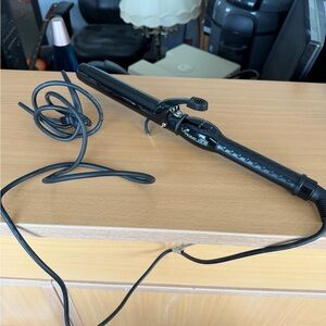 Le Angelique Curling Iron